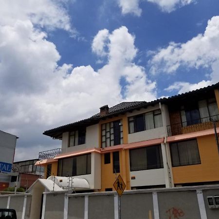 Hostal El Confort Quito Norte Экстерьер фото